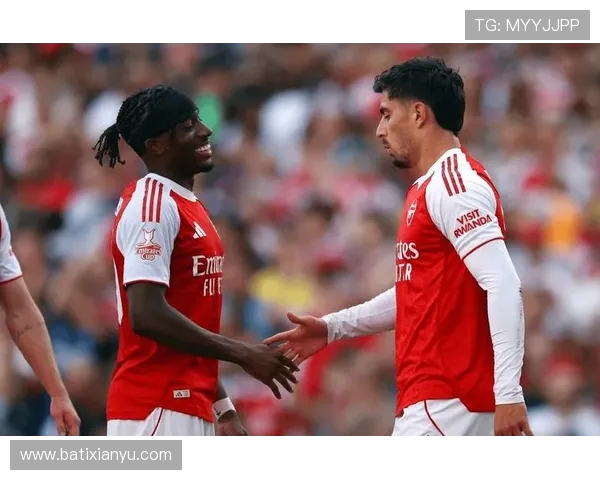 拉克鲁瓦对阵阿森纳全场解析乌龙点球失手与十一解围关键表现与比赛走向